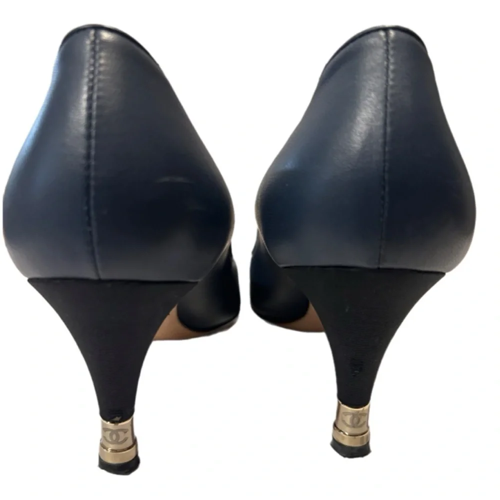 Chanel Cap Toe Leather Shoes, Size 9 - Picture 6 of 8